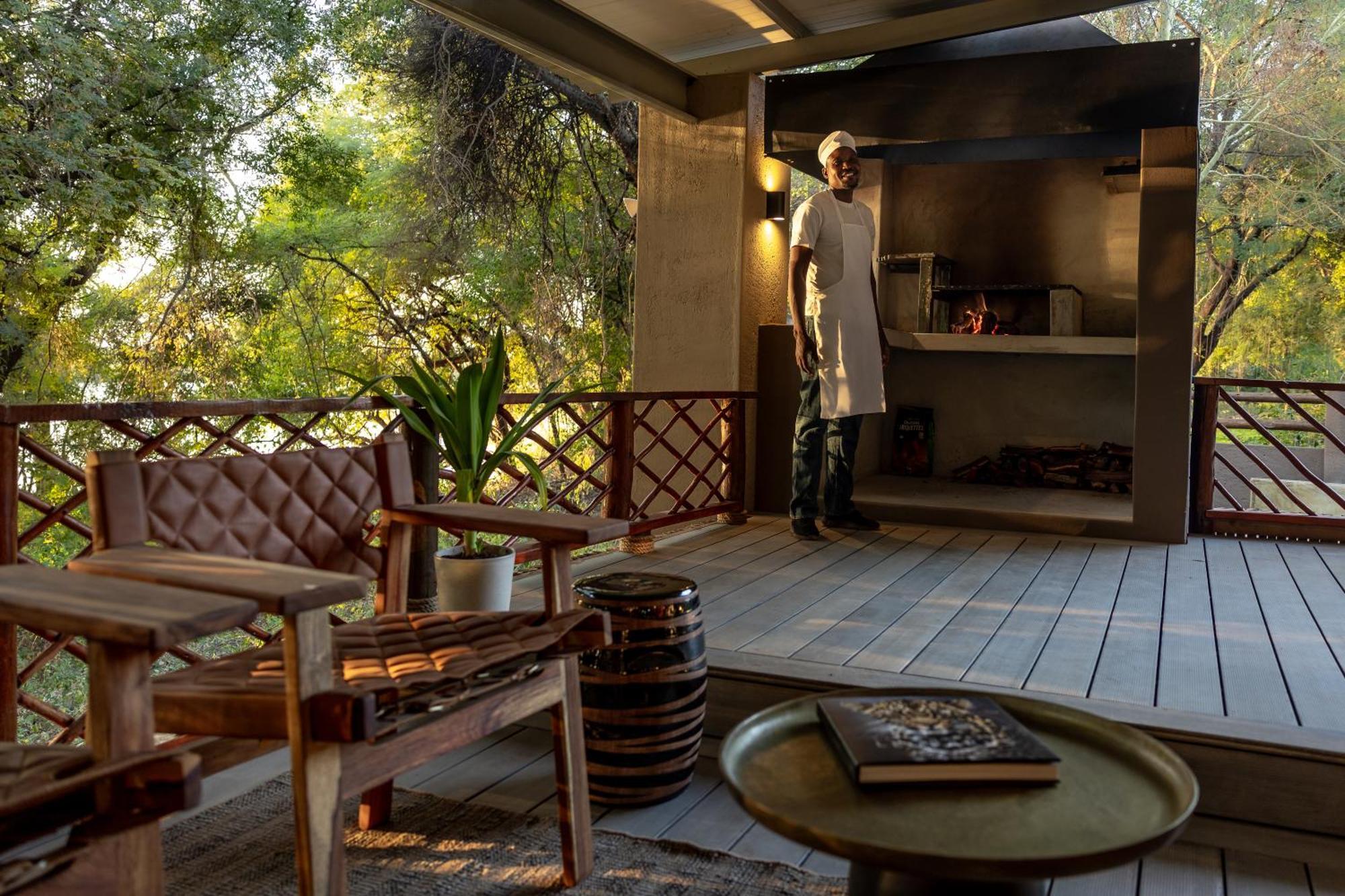Chobe House Villa And Chalets Касане Екстериор снимка