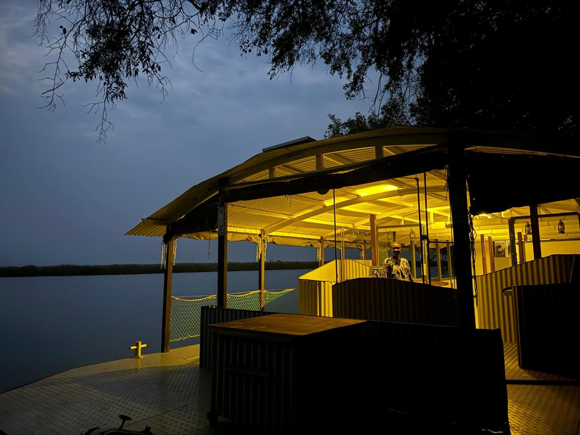 Chobe House Villa And Chalets Касане Екстериор снимка