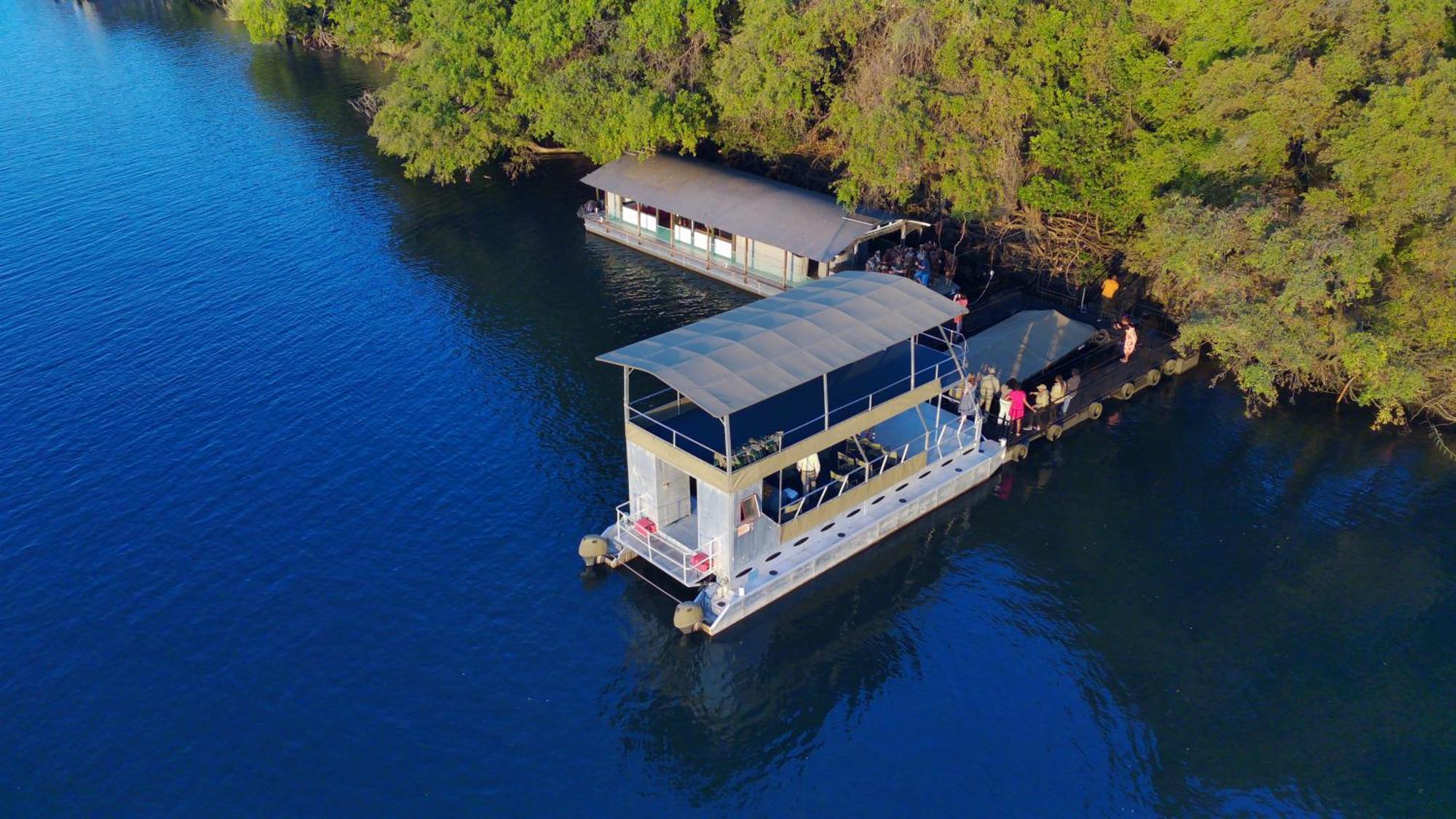 Chobe House Villa And Chalets Касане Екстериор снимка