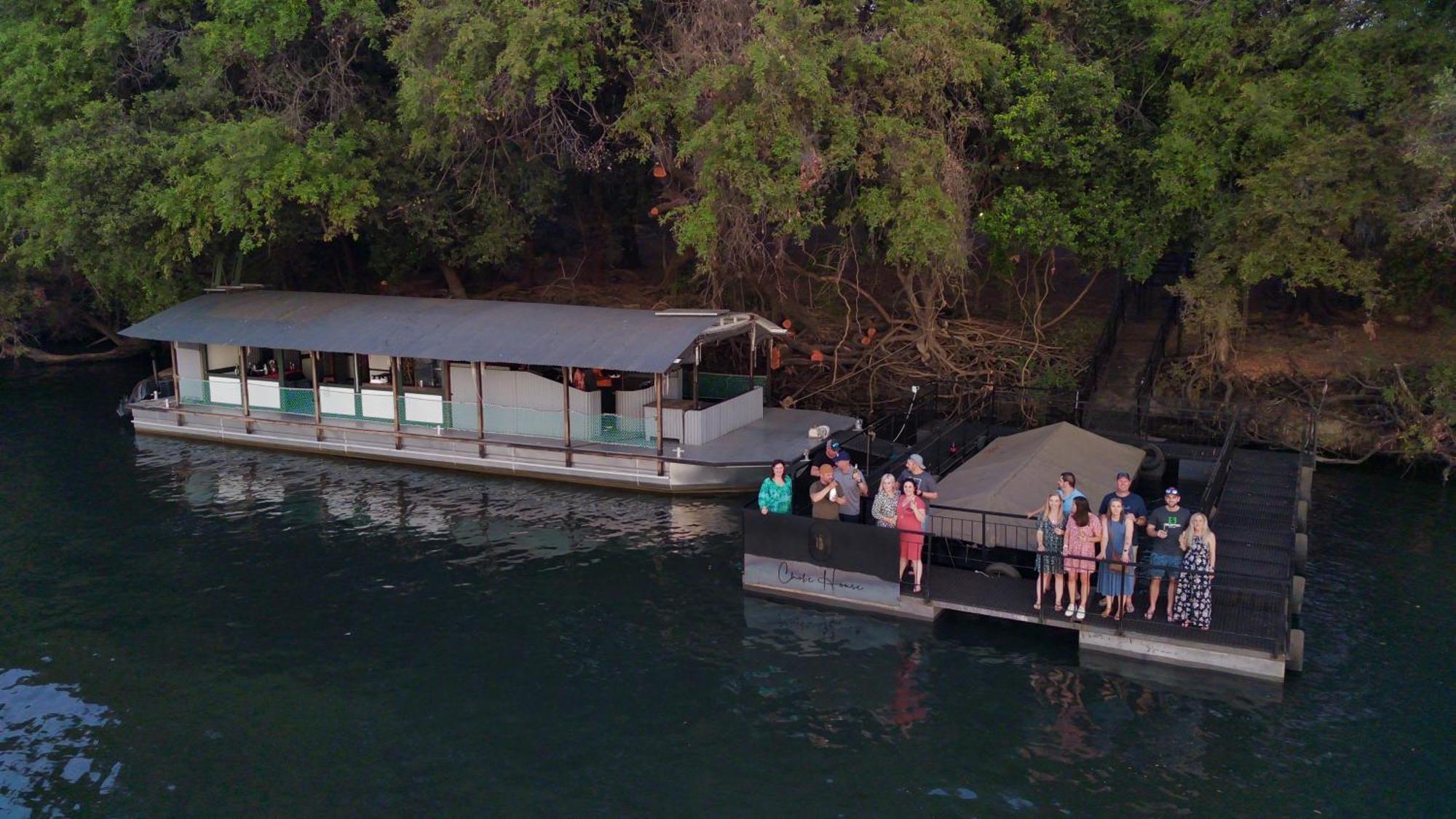 Chobe House Villa And Chalets Касане Екстериор снимка