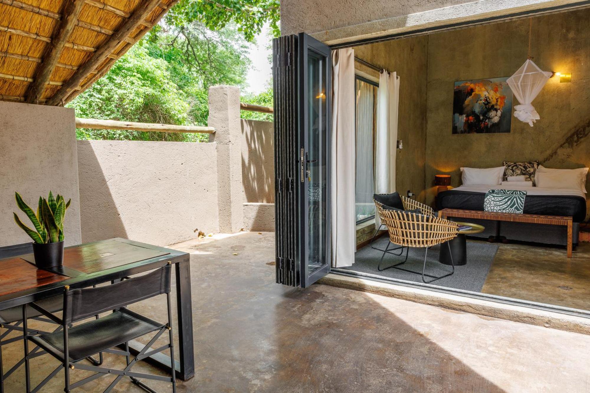 Chobe House Villa And Chalets Касане Екстериор снимка
