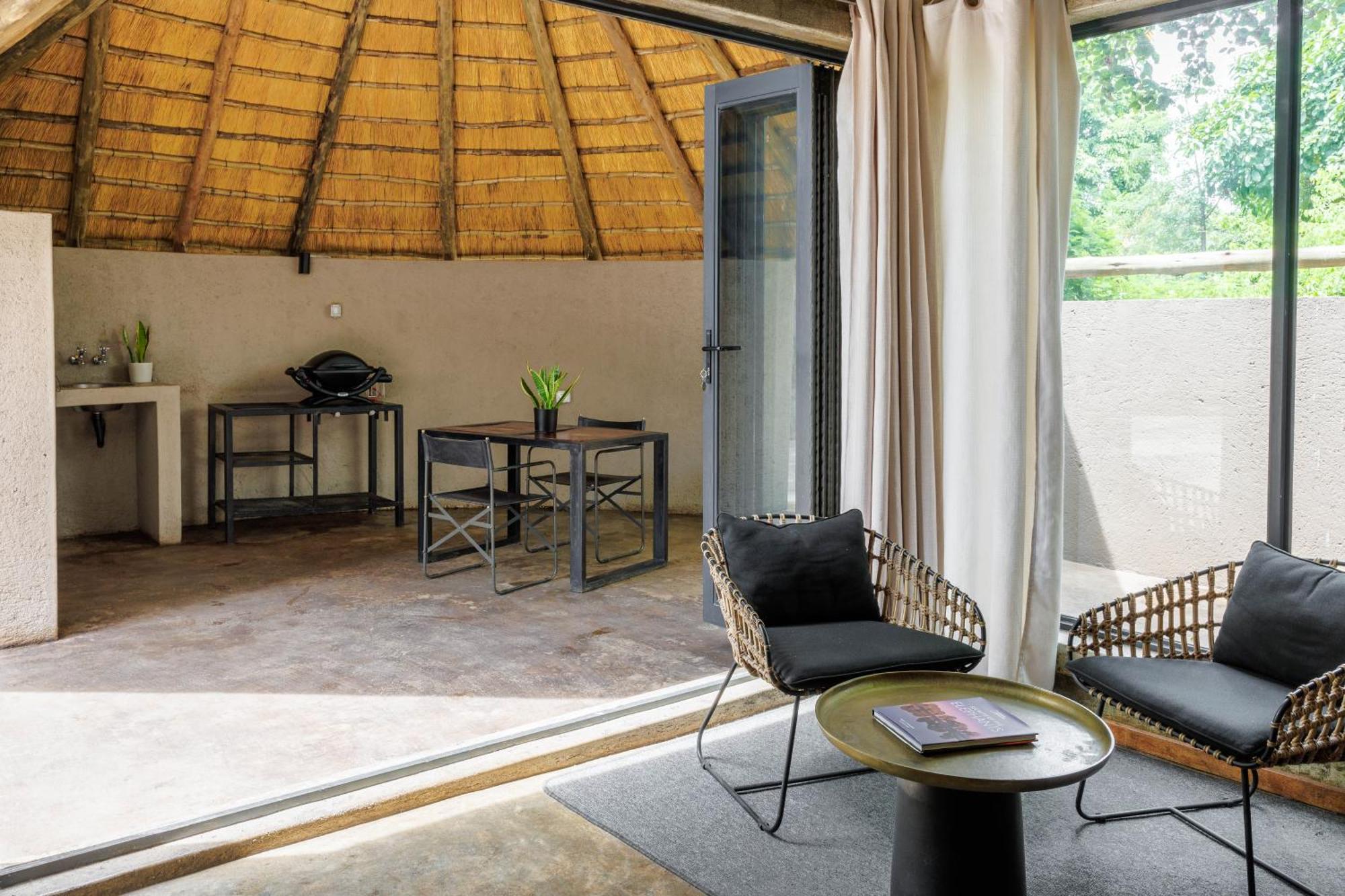 Chobe House Villa And Chalets Касане Екстериор снимка