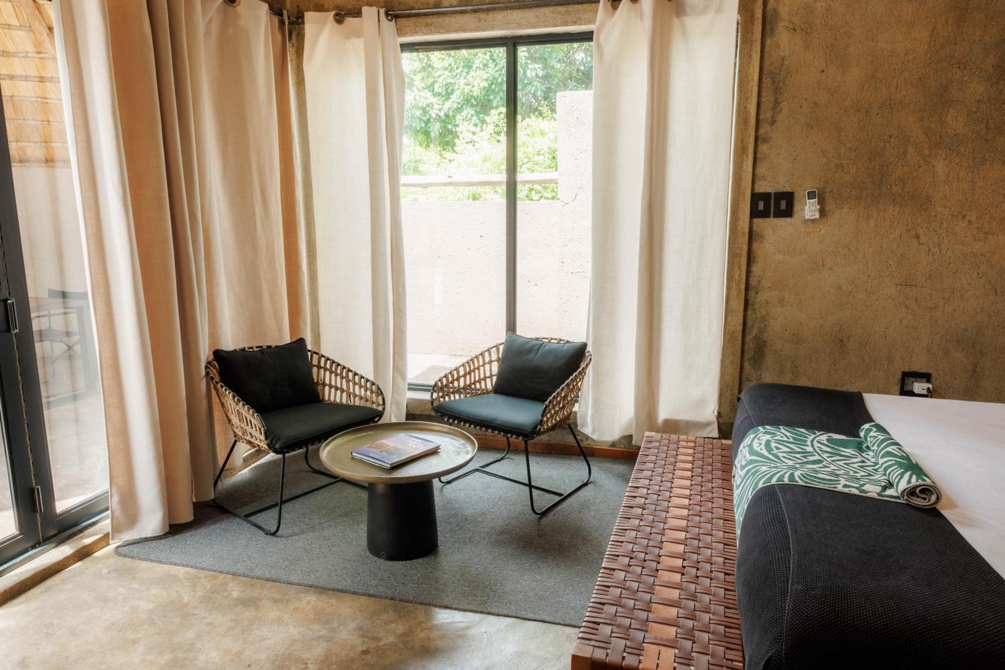 Chobe House Villa And Chalets Касане Екстериор снимка