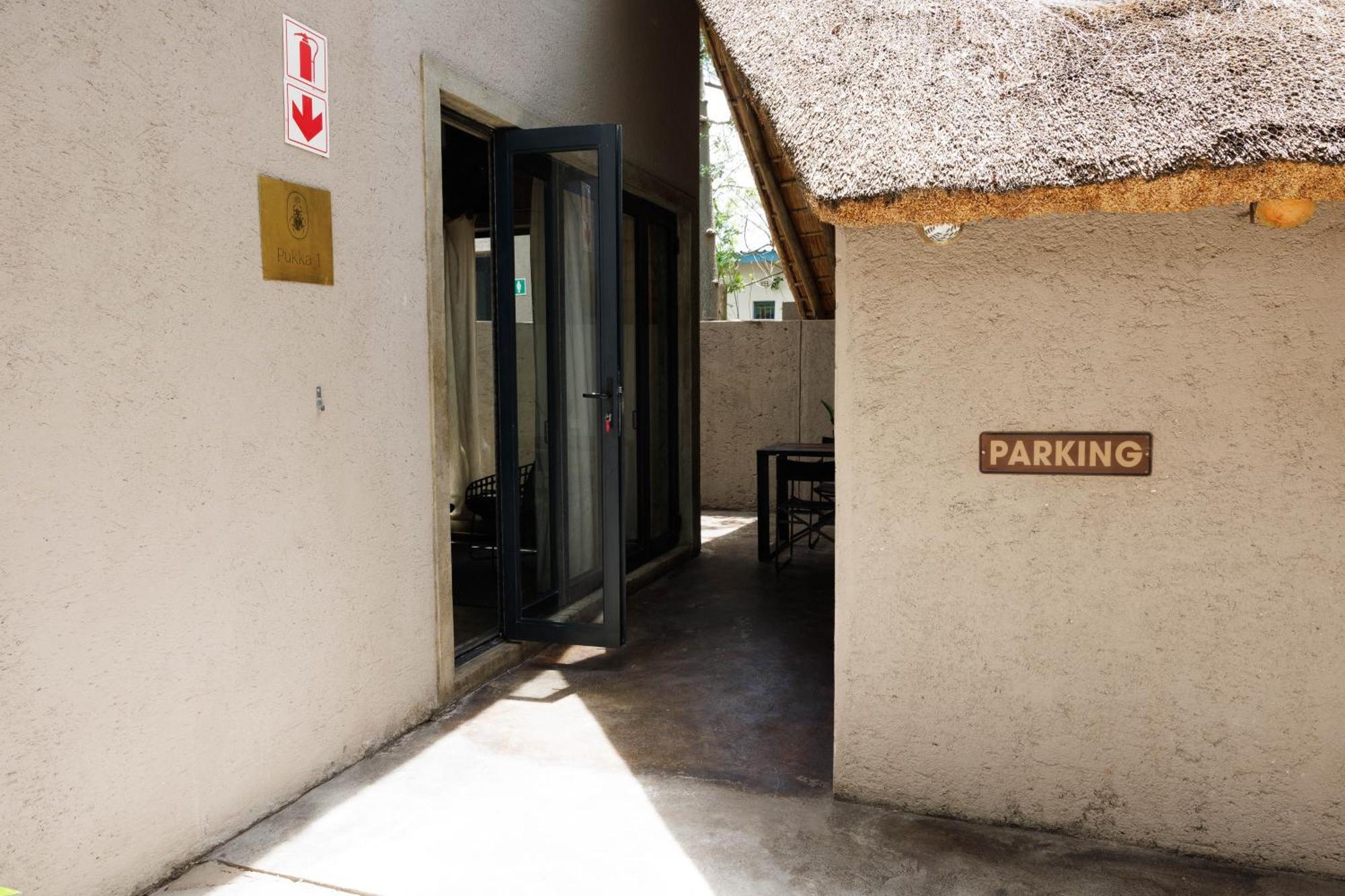 Chobe House Villa And Chalets Касане Екстериор снимка